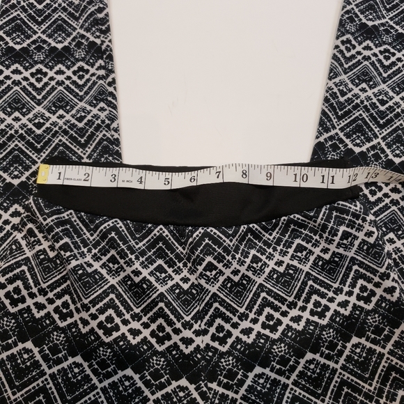 2/$18 Joe Benbasset Print Leggings - Picture 3 of 5